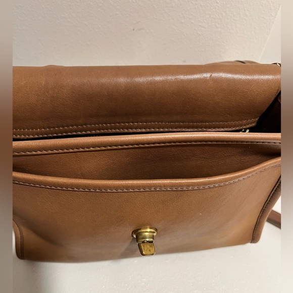 RARE Vintage Coach Court Bag in Burnished Glove Tan Leather - Picture 13 of 16